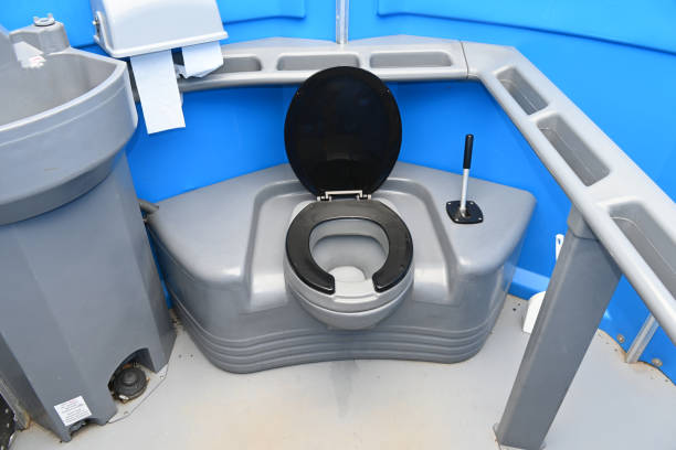 Portable Toilet Options We Offer in Fort Myers Beach, FL